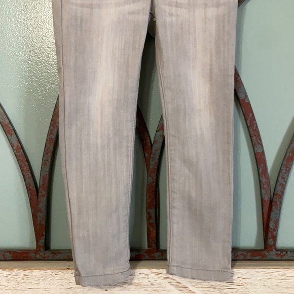 Girls’ 4T Janie and Jack Grey Denim Adjustable Jeans - Picture 3 of 7
